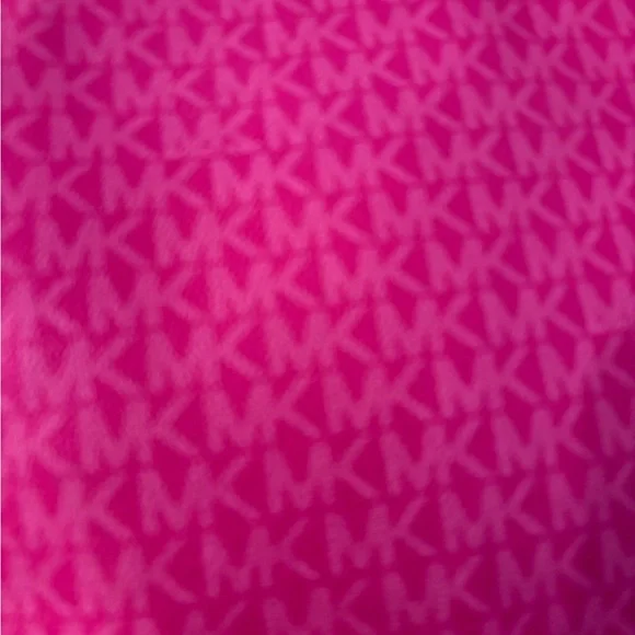 Michael Kors Jet Set Large Signature Logo Shoulder Bag
Pink - Picture 7 of 16